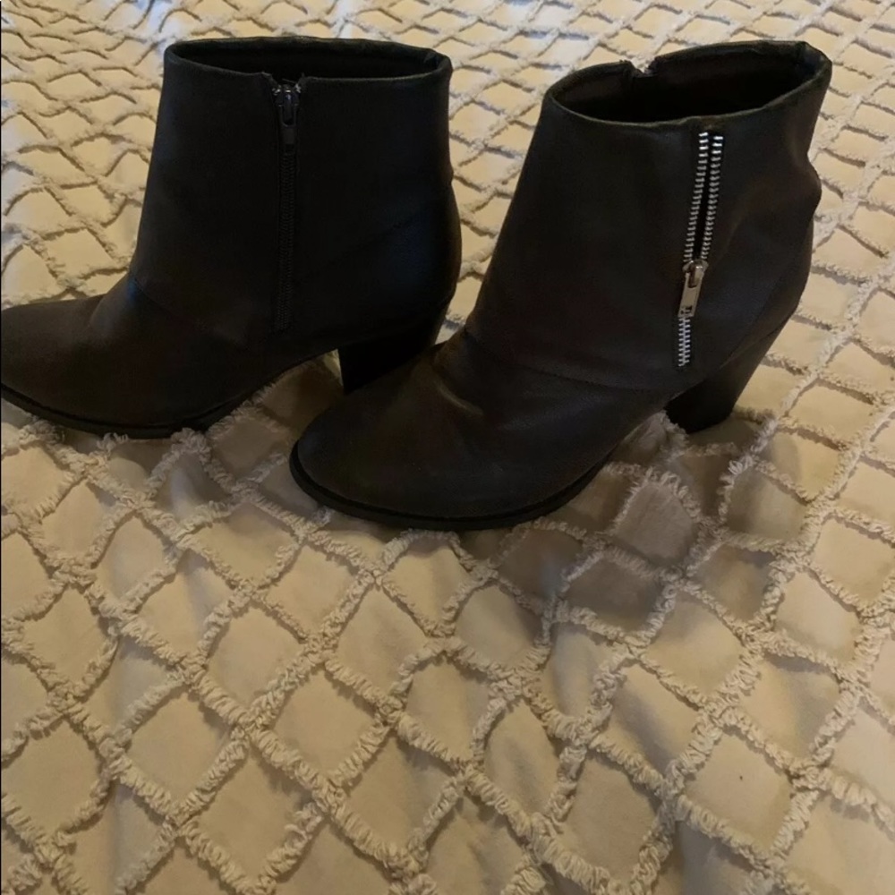 Booties Pierre Dumas. Silver & Gold Zipper